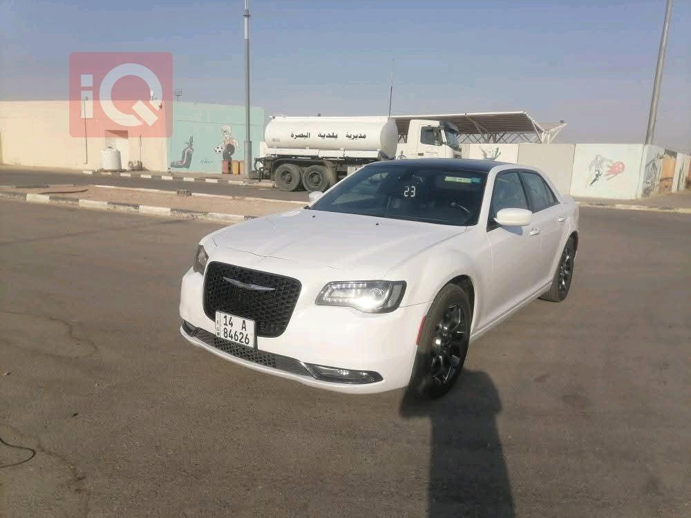کرایسلەر 300